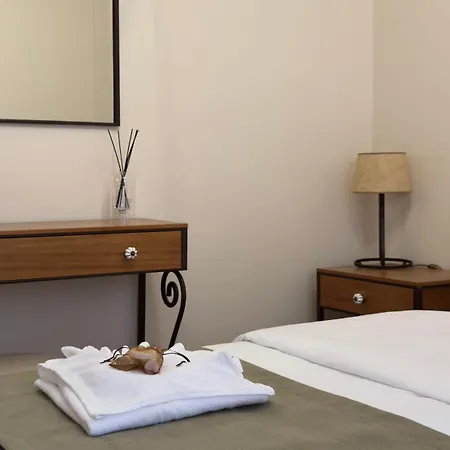 Rocha Do Sol 59a - Ensuite With Balcony View Canhas